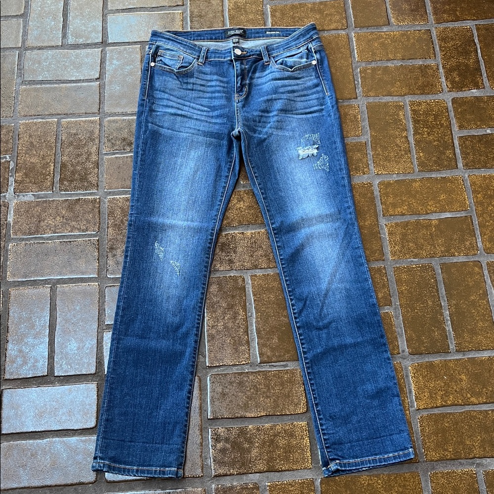 Judy Blue Lightly Distressed Midrise Straight Fit Jean
